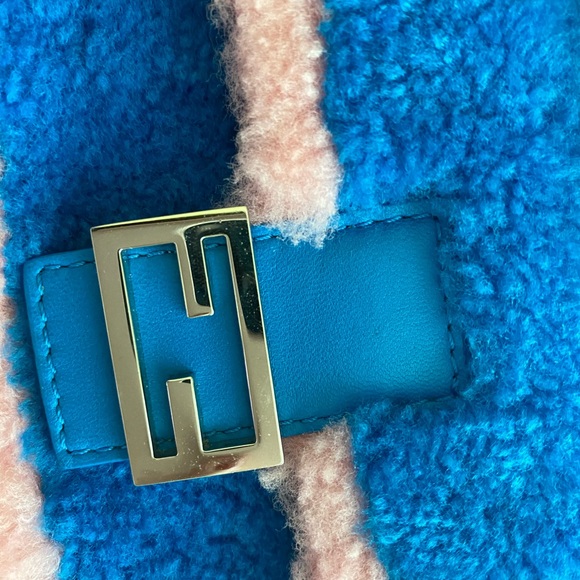 Fendi baguette crossbody bag - Picture 14 of 15